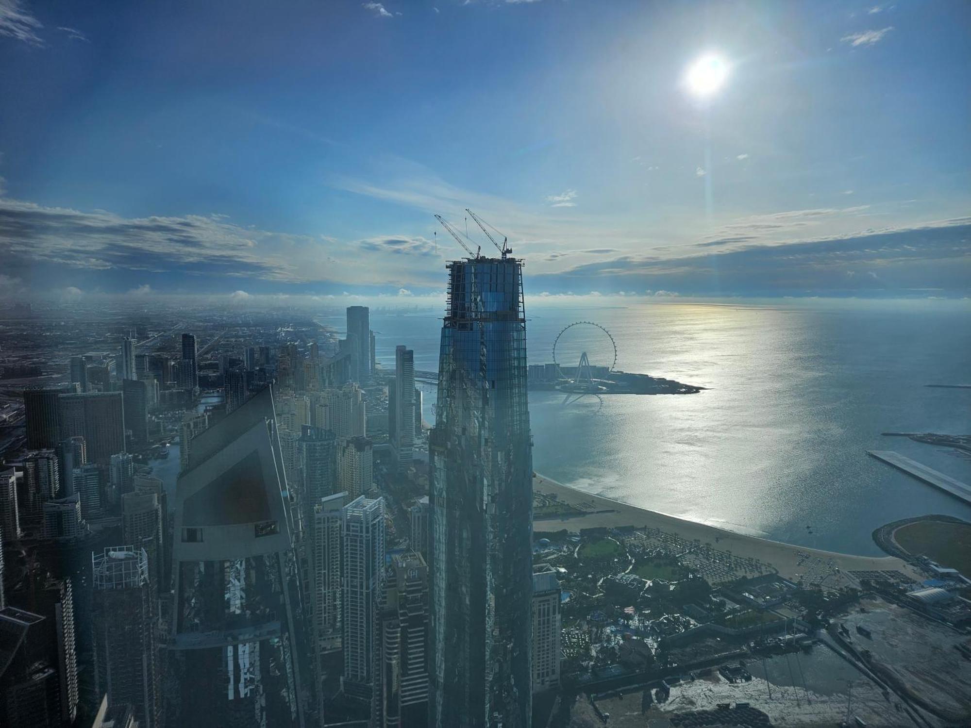 Super Host At Highest Residential Tower In The World, Private Rooms In A Shared Apartment Dubai Eksteriør bilde