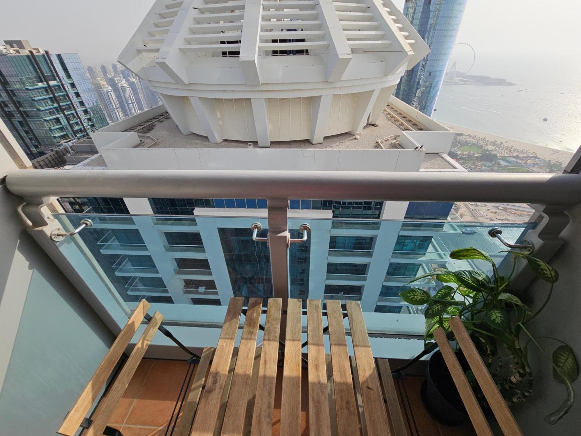 Super Host At Highest Residential Tower In The World, Private Rooms In A Shared Apartment Dubai Rom bilde